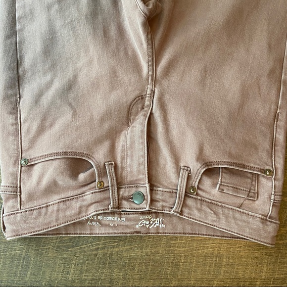 (CLOSET CLOSING FINAL SALE) High Rise Skinny Blush Pink Denim Stretch Jeans - Picture 4 of 7